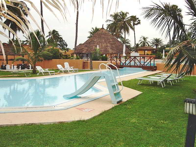 Sunbeach Hotel & Resort Bakau Exteriör bild