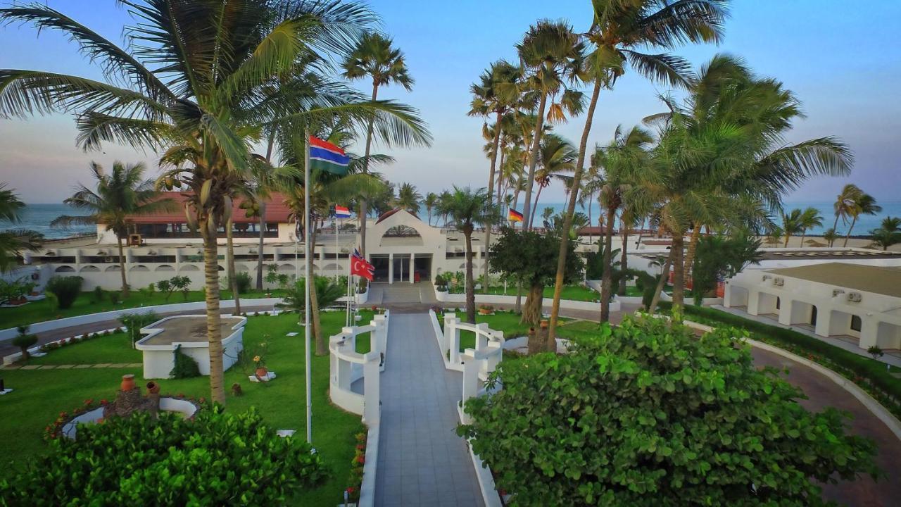 Sunbeach Hotel & Resort Bakau Exteriör bild