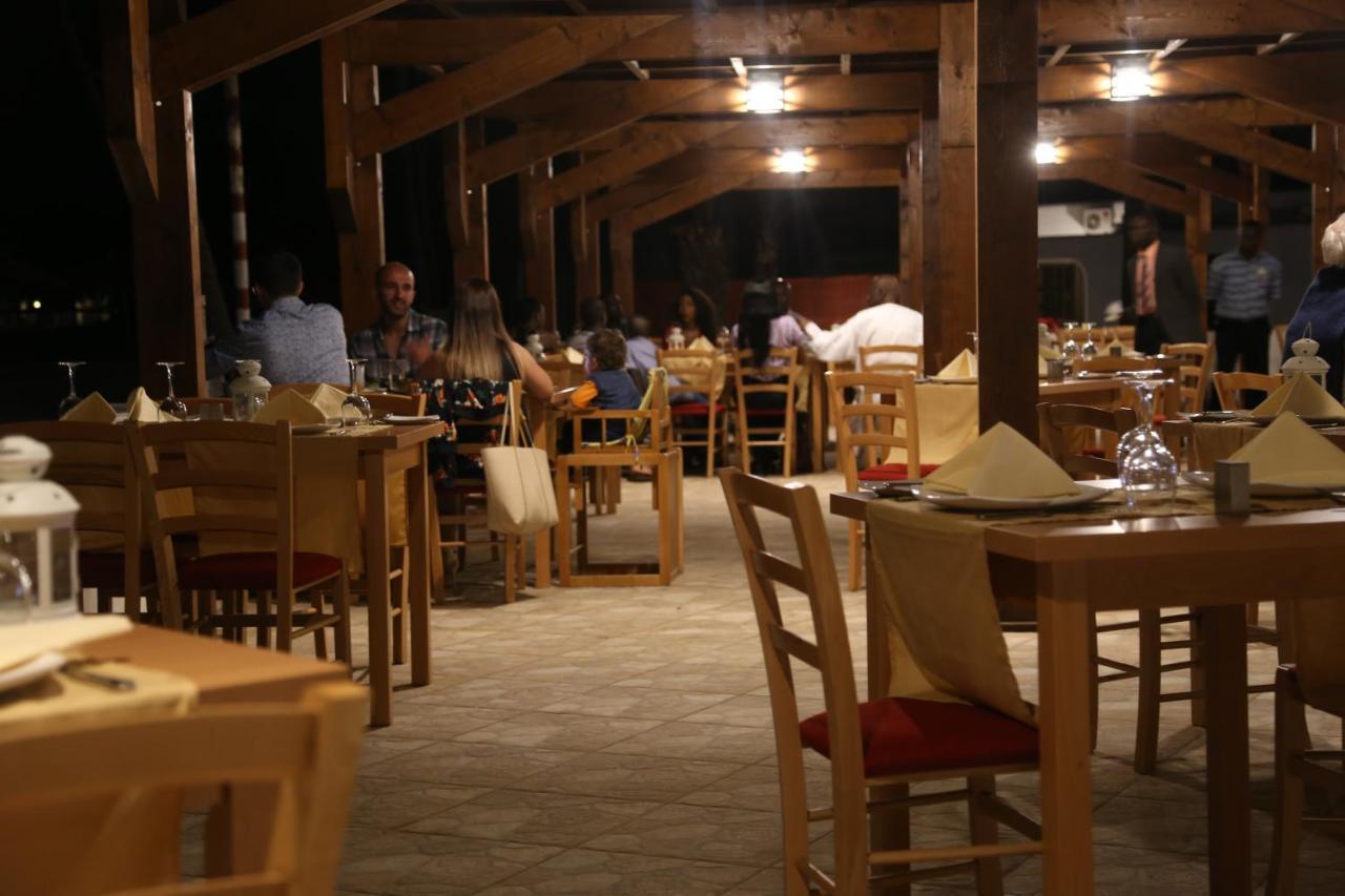 Sunbeach Hotel & Resort Bakau Exteriör bild