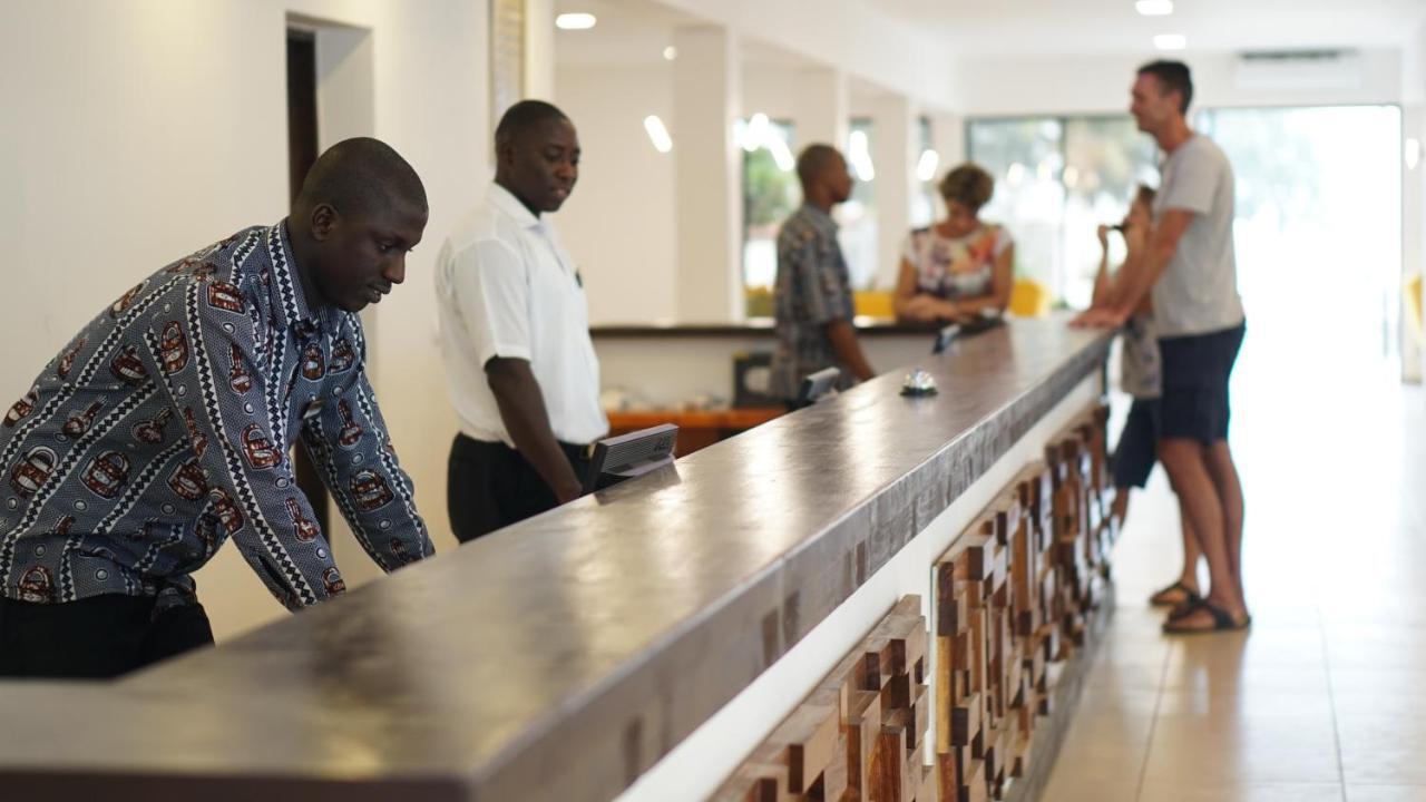 Sunbeach Hotel & Resort Bakau Exteriör bild