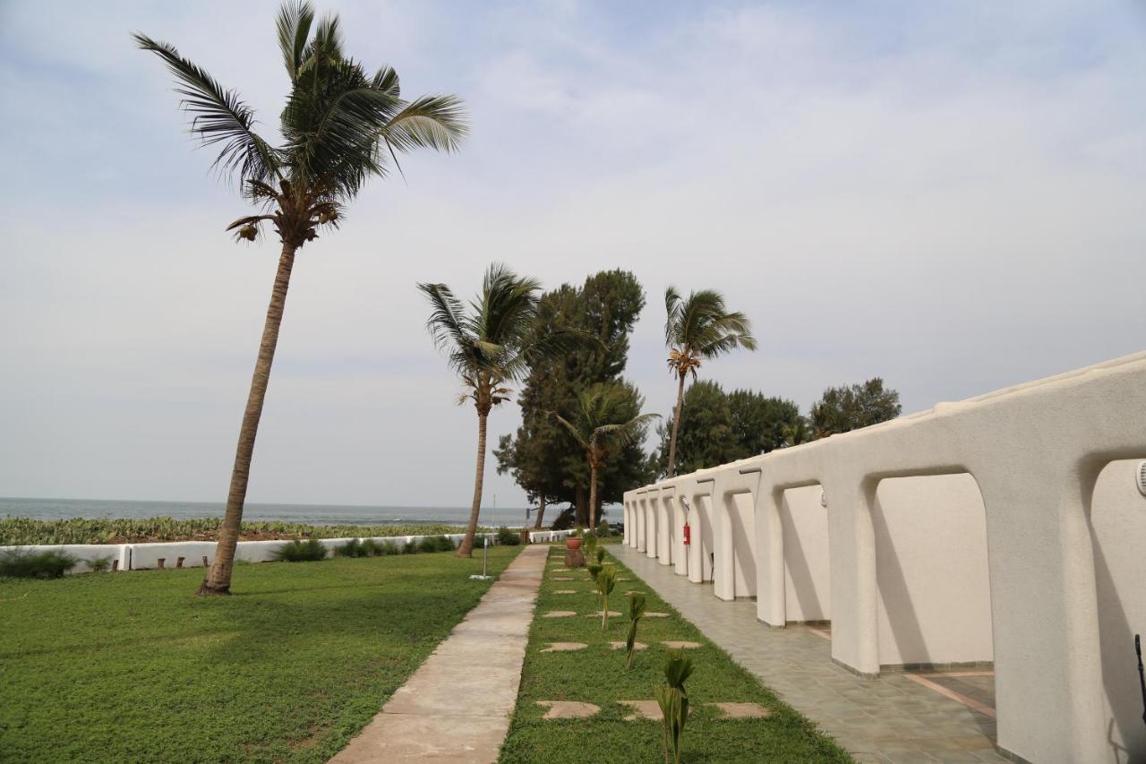 Sunbeach Hotel & Resort Bakau Exteriör bild